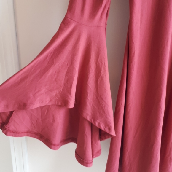 Bell sleeve pink dress - Picture 3 of 3